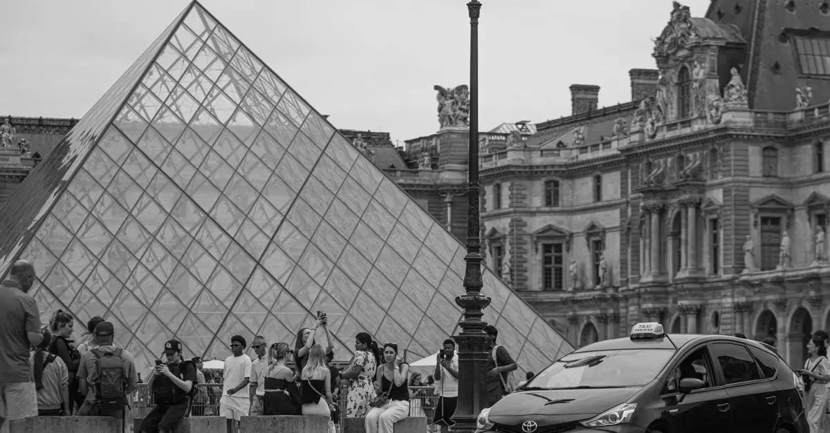 Comment intégrer des pièces de créateurs dans votre carnet de style